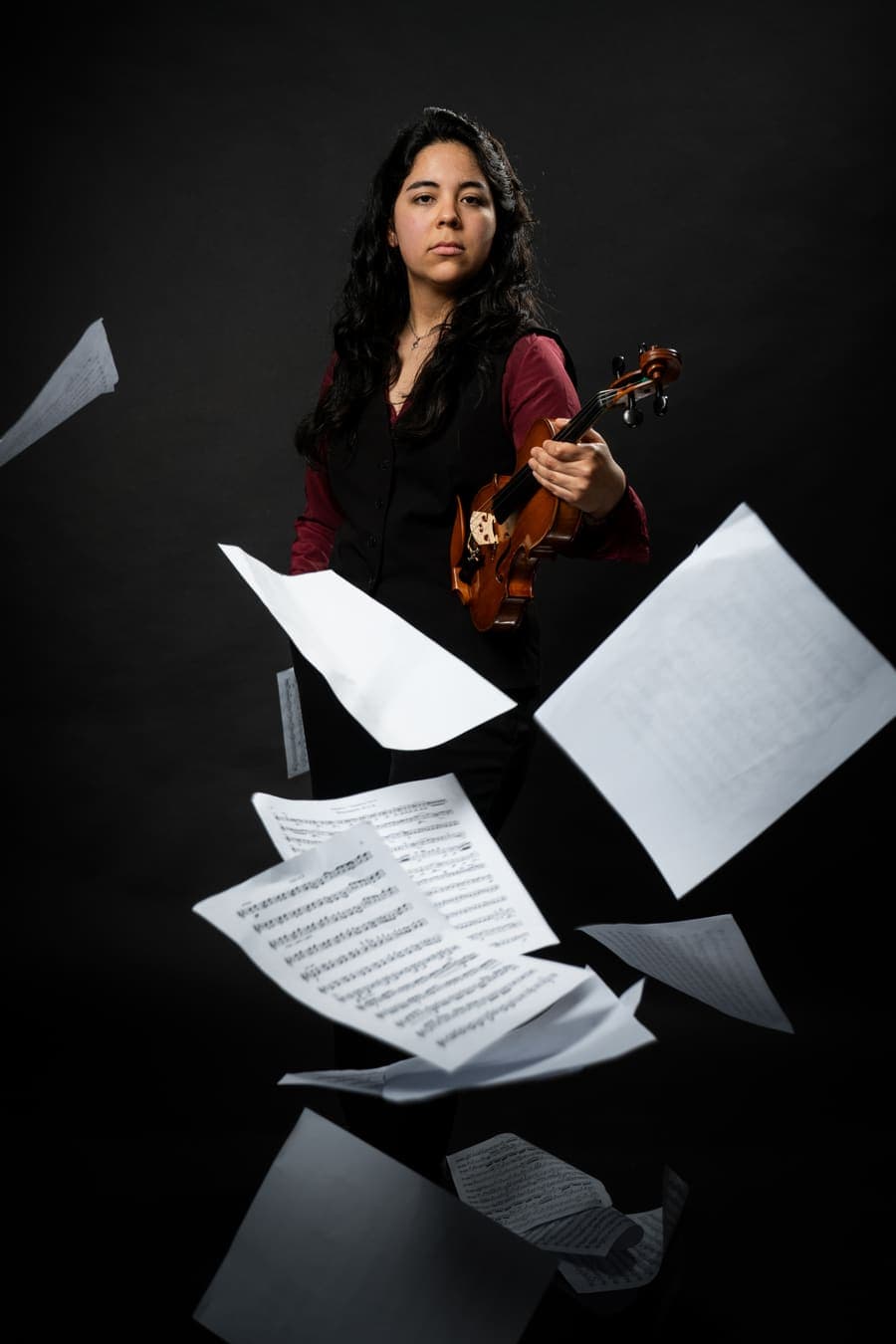 Abigail, violín